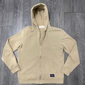 Abercrombie and Fitch Men’s Zip Up Hoodie Size Medium.